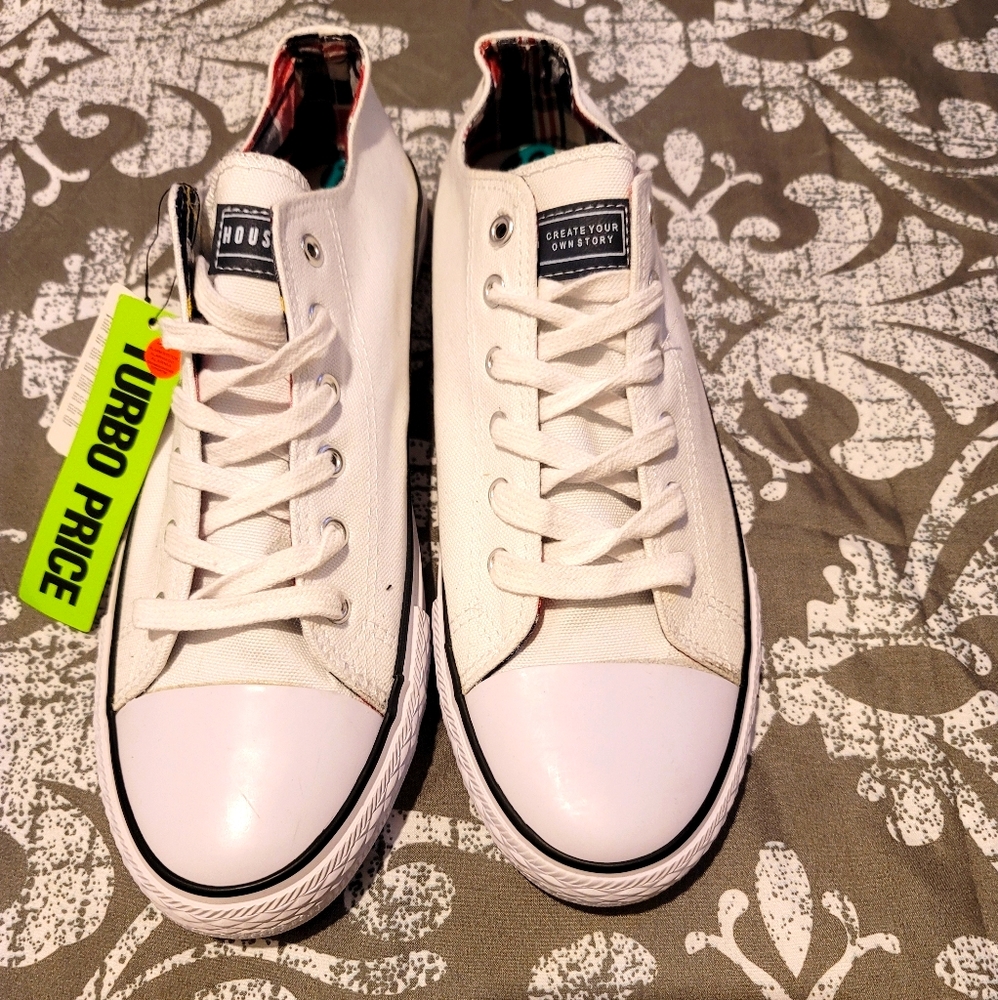 Mens Sneaker NWT